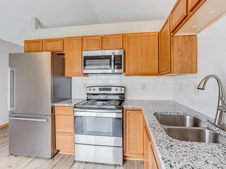 1028 E Karla Ct — Photo 13