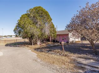 1007 Ross St, George West, TX 78022