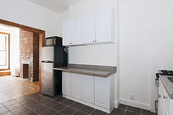 Rented by Weinstein Realty Group | media 24