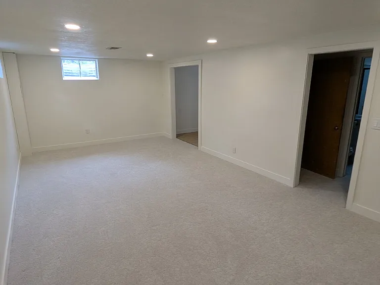 7070 Beacon Way — Photo 33