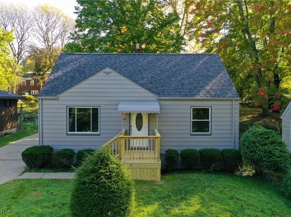 461 Glacier Heights Rd, Youngstown, OH 44509