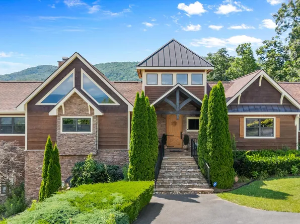 3034 Smokey Bluff Trl, Sevierville, TN 37862