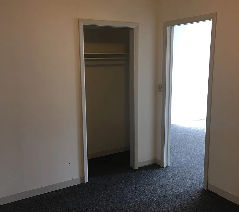 Building Photo 5