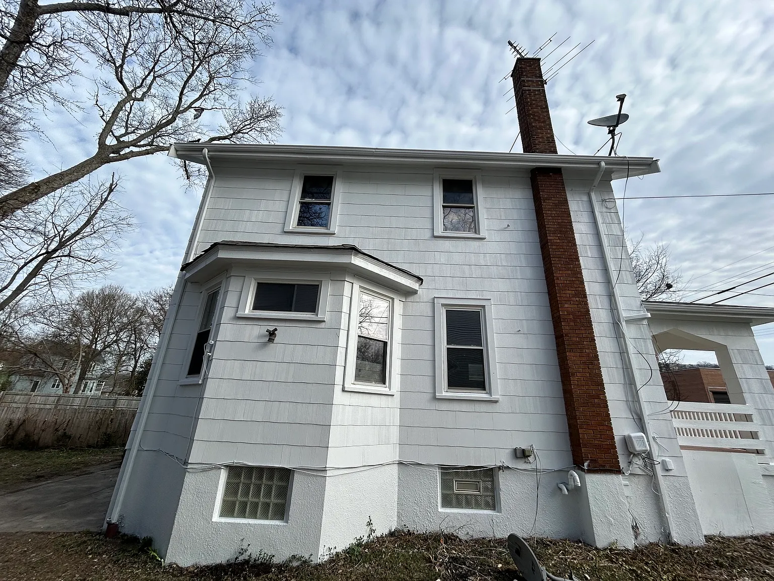 4 bed, 1600 sqft, $2,400 — Photo 3