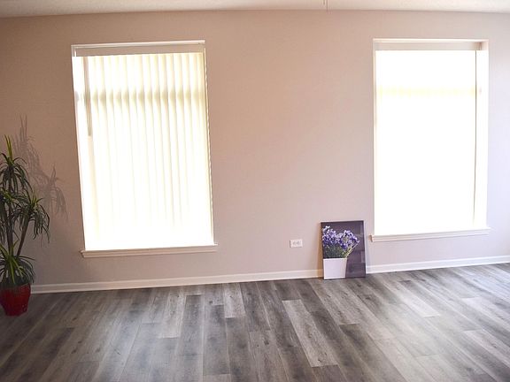 3rd image of 845 E 22nd St APT 305