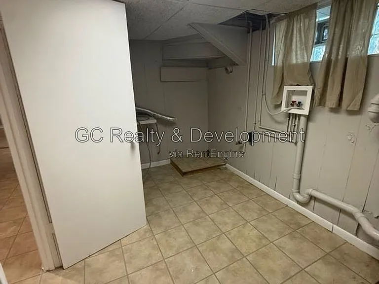 1067 W 97th St — Photo 13