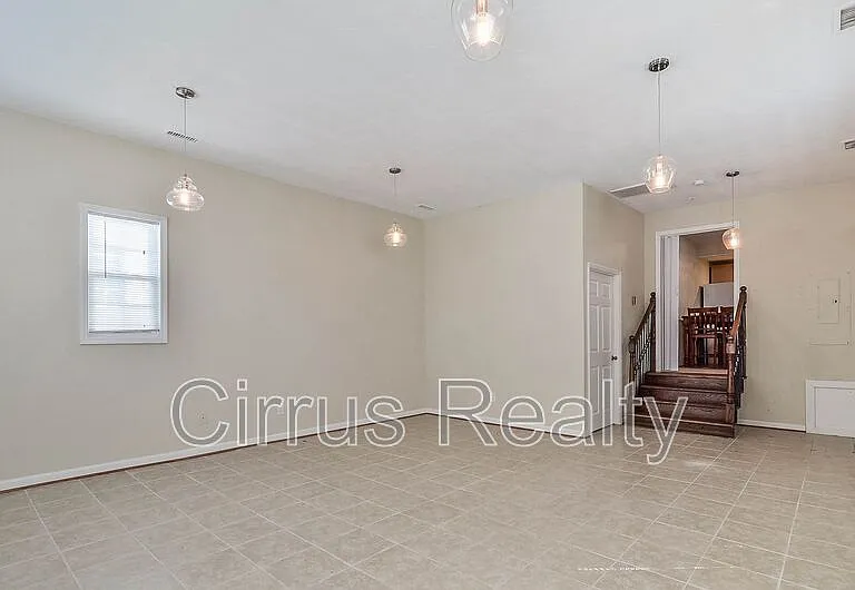 1126 44th St — Photo 3