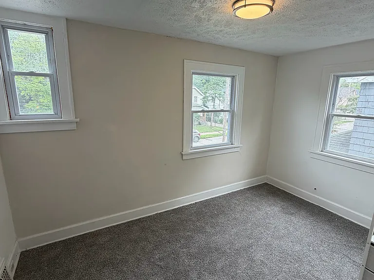 10706 Dove Ave — Photo 9