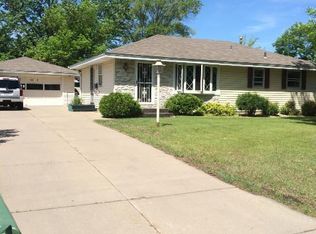 6201 Perry Ave N, Brooklyn Center, MN 55429