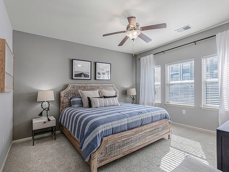 Village West — Photo 15