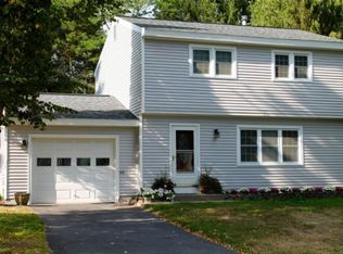 5 Michael Dr, Saratoga Springs, NY 12866