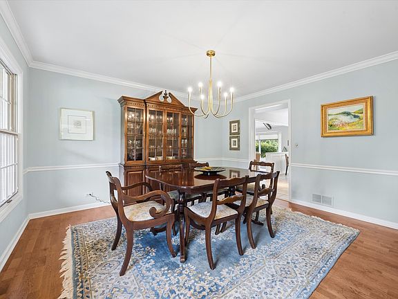 5th image of 248 Meadowbrook Ln