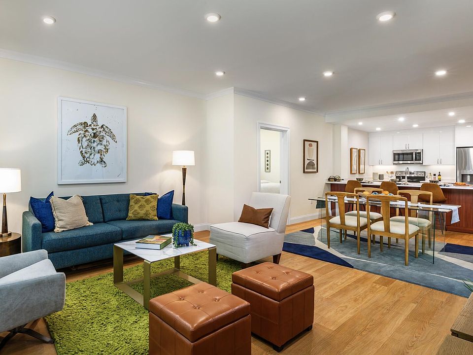 2nd image of 726 Washington St #6G