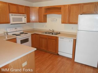 2050 Library Cir APT 8, Grand Forks, ND 58201