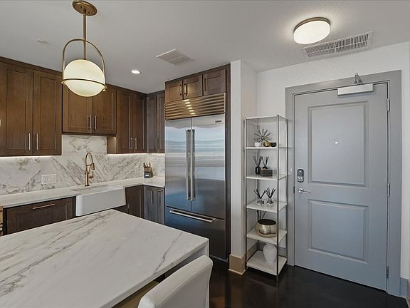 4th image of 1616 W End Ave #2906
