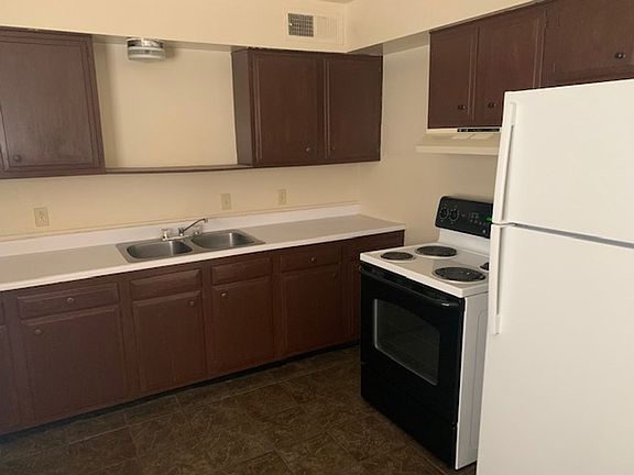 5th image of 700 E Country Club Dr #Cc-4