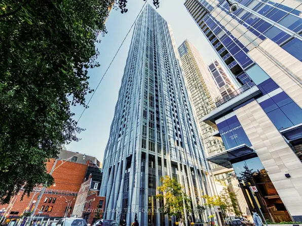 1 Yorkville Ave #809, Toronto, ON M4W
