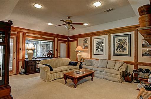 2nd image of 8709 Greenleaf Dr