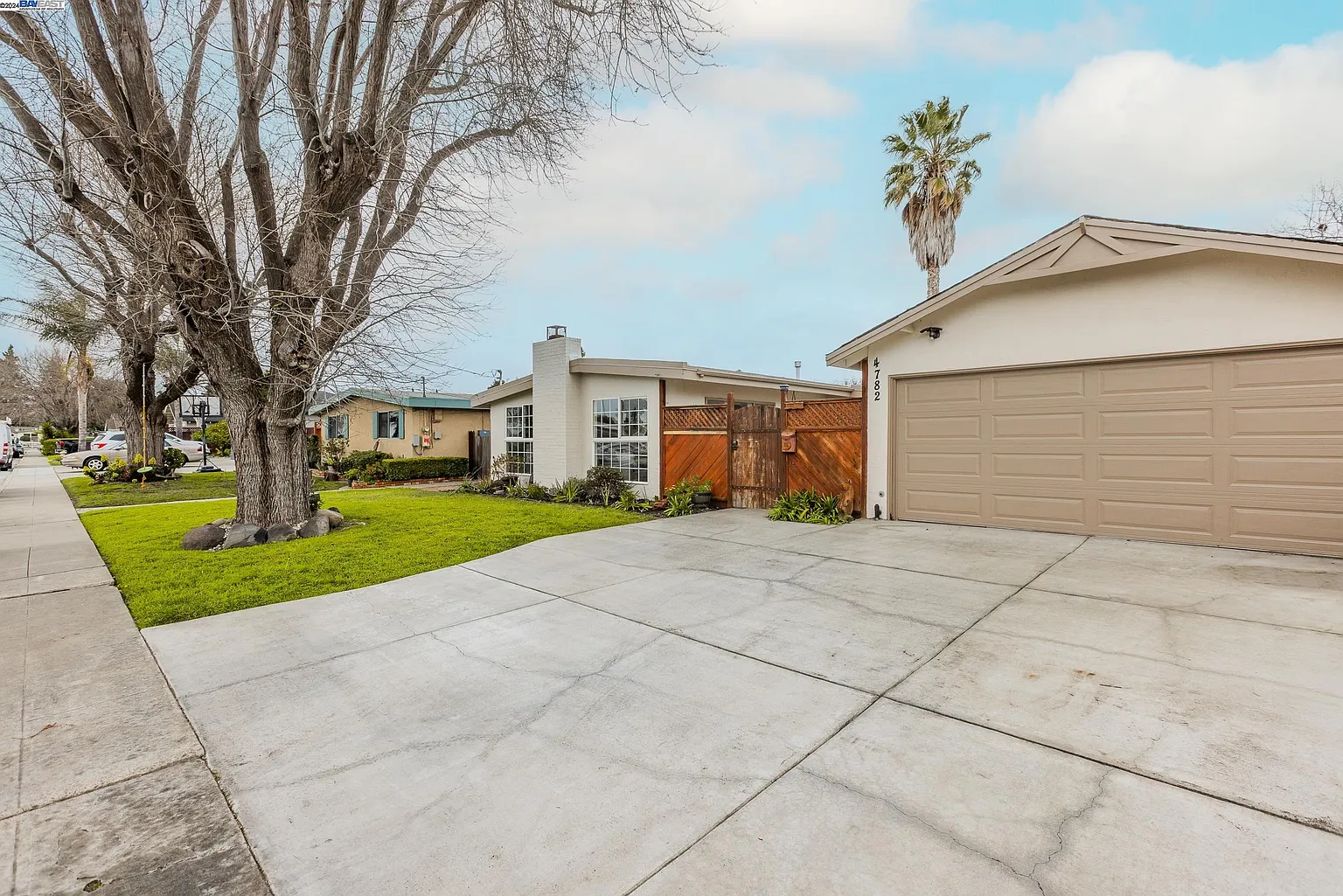 4782 Dogwood Ave photo 1