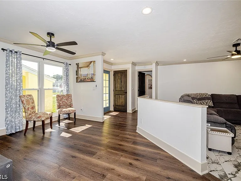 2507 Lakeview Dr — Photo 6