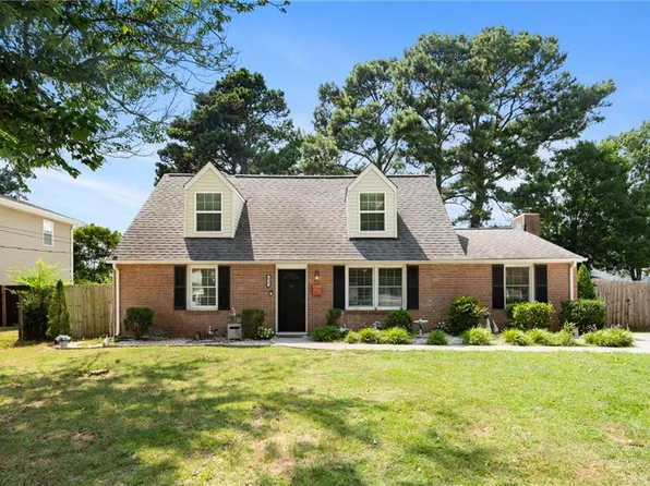 425 Elmont Rd, Virginia Beach, VA 23452