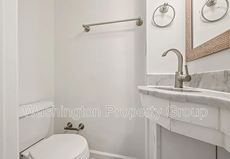 329 18th Pl NE — Photo 14