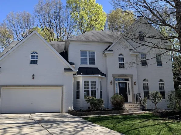 8800 Leinster Dr, Charlotte, NC 28277