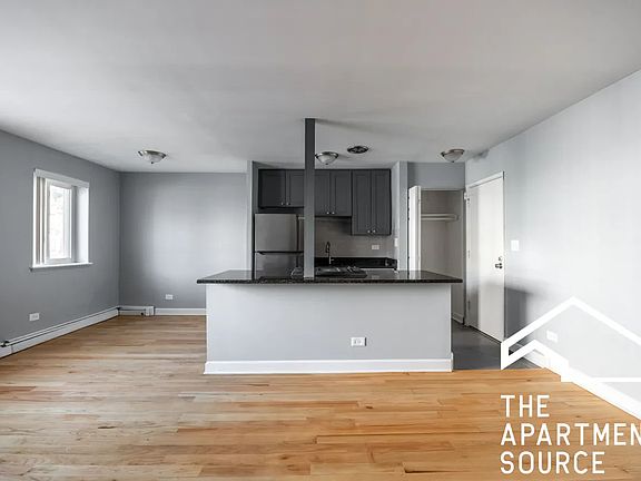 5th image of 643 W Grace St #208