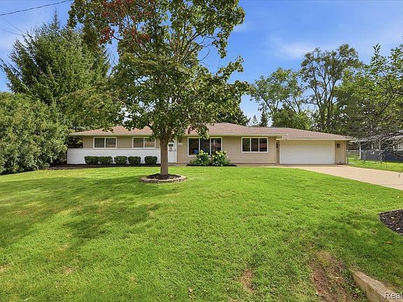 5th image of 6641 Manson Dr