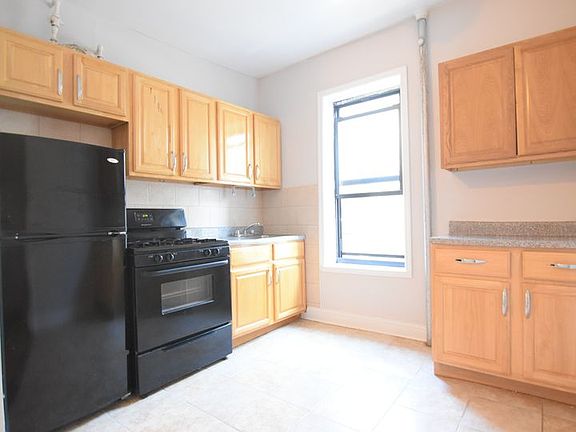 5th image of 611 W 135th St APT 40