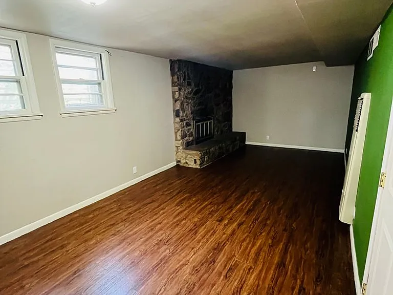 515 Avenue C — Photo 14