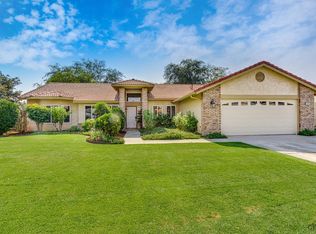 3005 Whisper Oak Way, Bakersfield, CA 93311