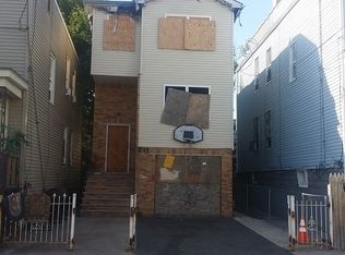 235 21st St, Irvington, NJ 07111