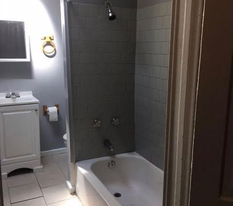 1st image of 619 N Pulaski St