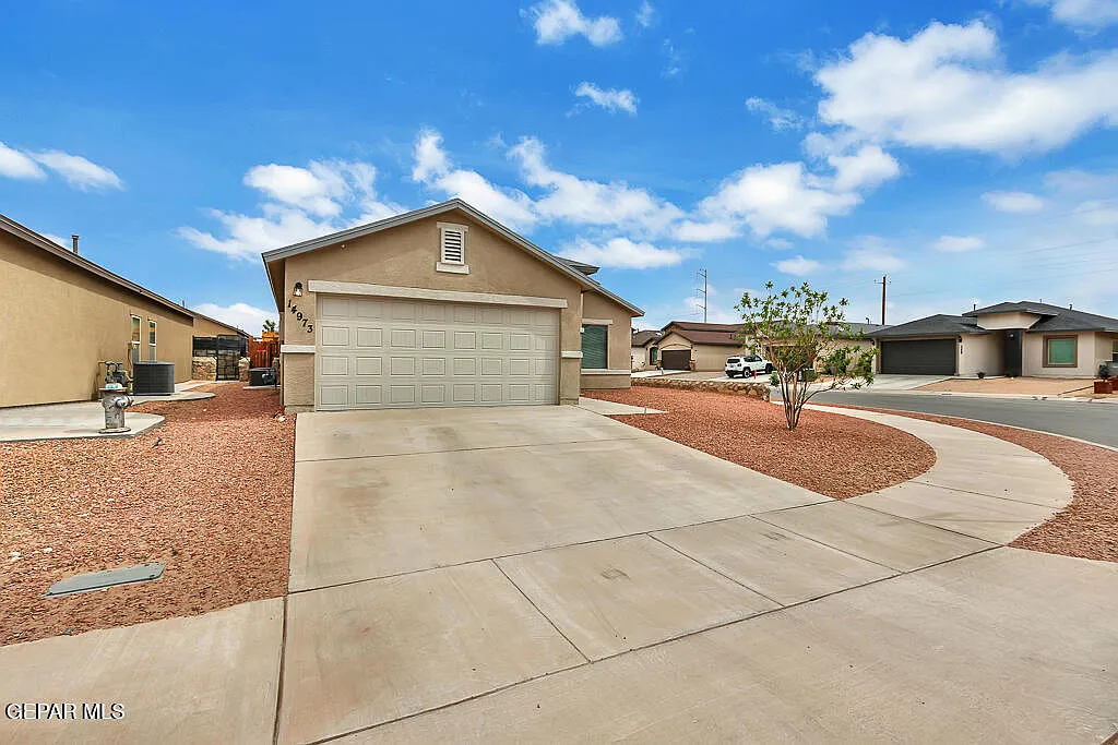 3 bed, 2.0 bath, 1225 sqft, $1,625 — Photo 3