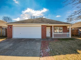 2403 SW Morris St, Bentonville, AR 72712