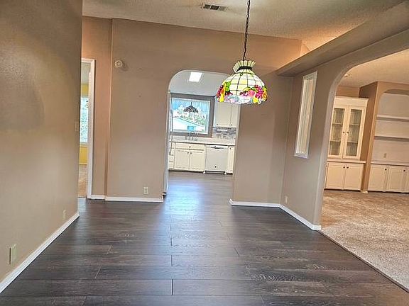 4th image of 1572 Tanglewood Cir