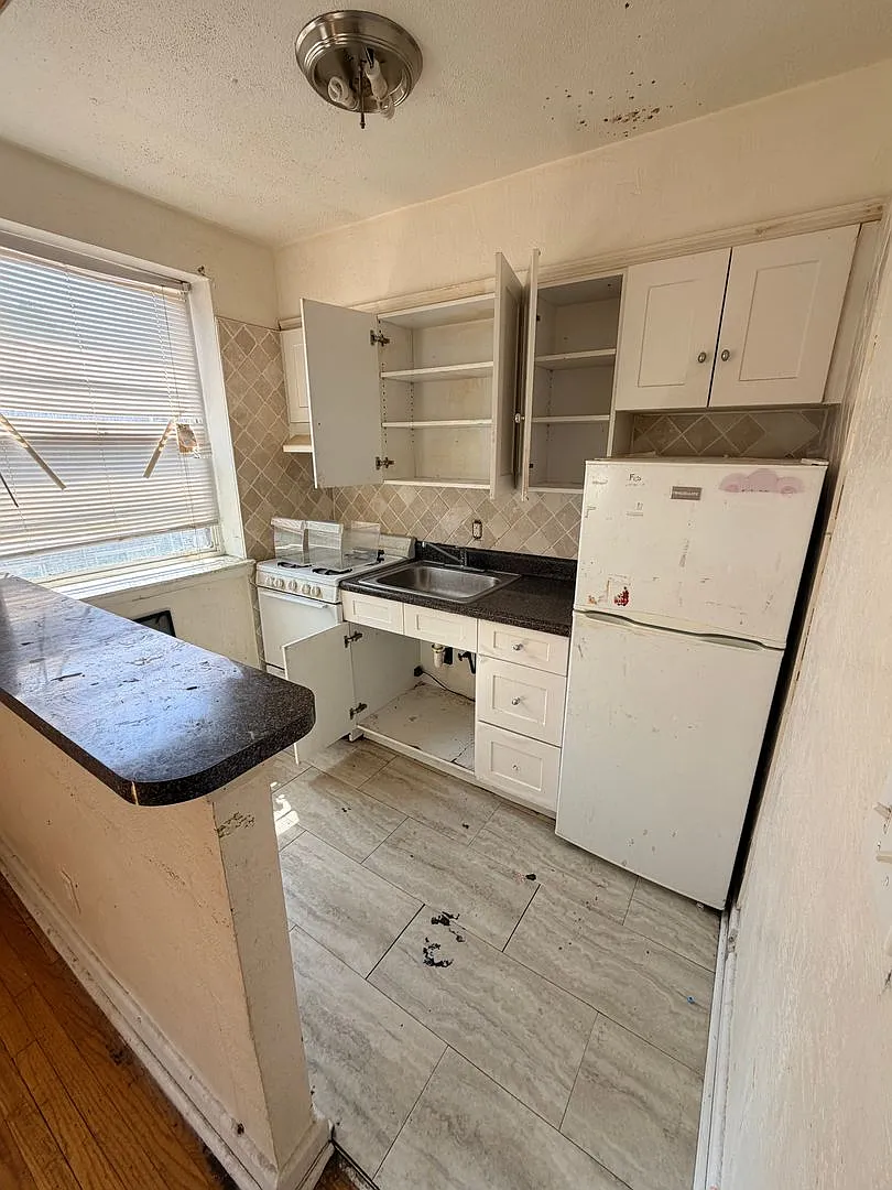 Parkside Apartments — Photo 4