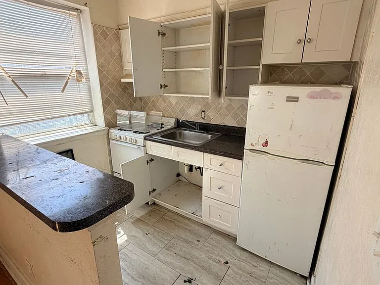 Parkside Apartments — Photo 4
