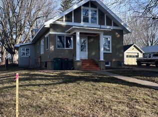 107 W Maple St, Roberts, WI 54023