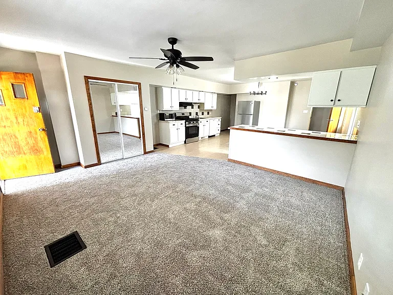 553 Foundry St — Photo 10