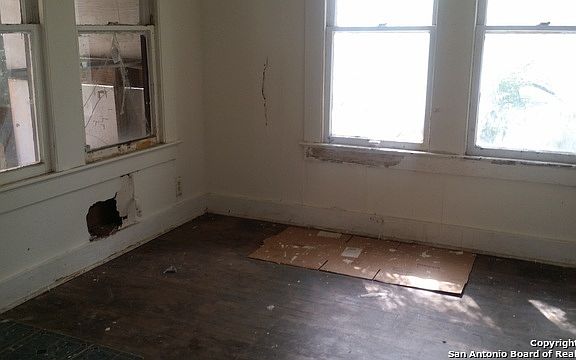 4th image of 318 NW 20th St