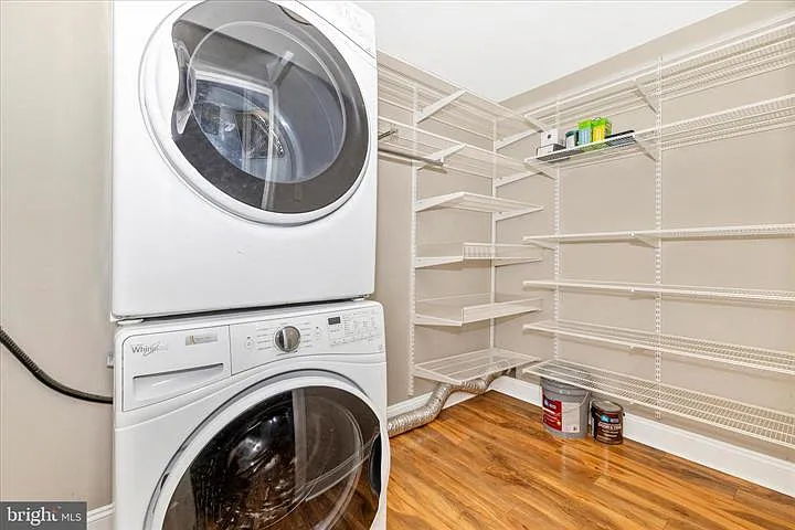 557 Lancaster Pl — Photo 6