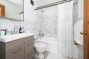 Rented by R New York