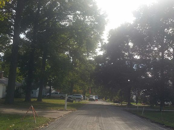 4th image of 847 Deaver Ln