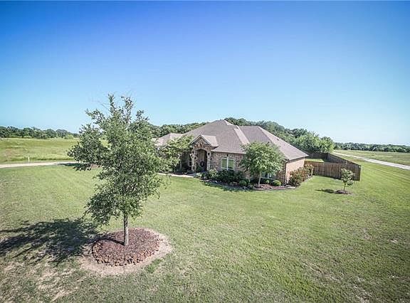 2nd image of 508 Clubhouse Dr