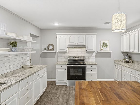 2nd image of 330 Yucca Dr Drive