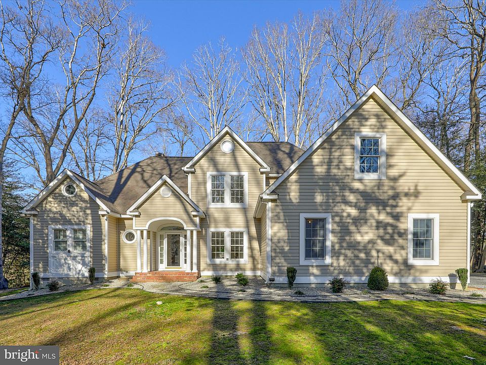 1st image of 208 Waterford Dr