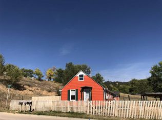 345 N 4th St, Hot Springs, SD 57747
