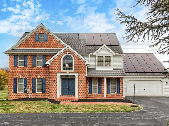 5th image of 1195 Cherrington Ln